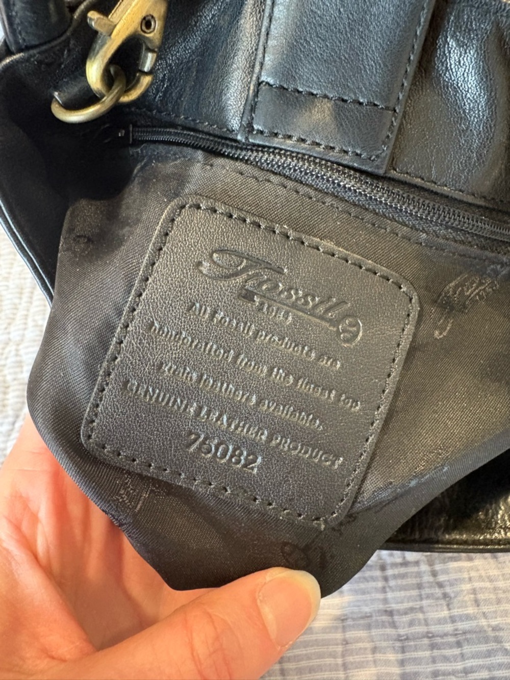 Fossil Black Pebbled Leather Crossbody Bag with Key Charm - Picture 9 of 12